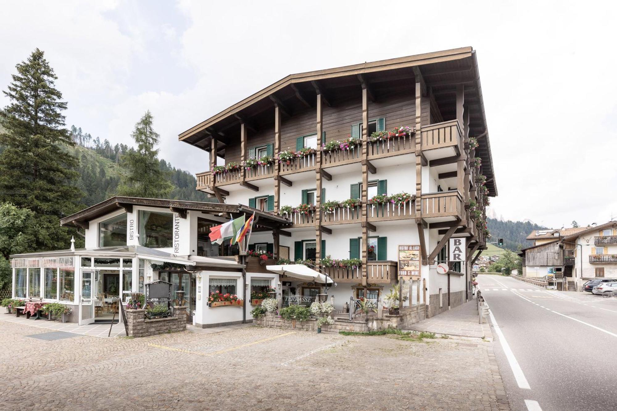 Hotel Al Lago Soraga di Fassa Exterior foto
